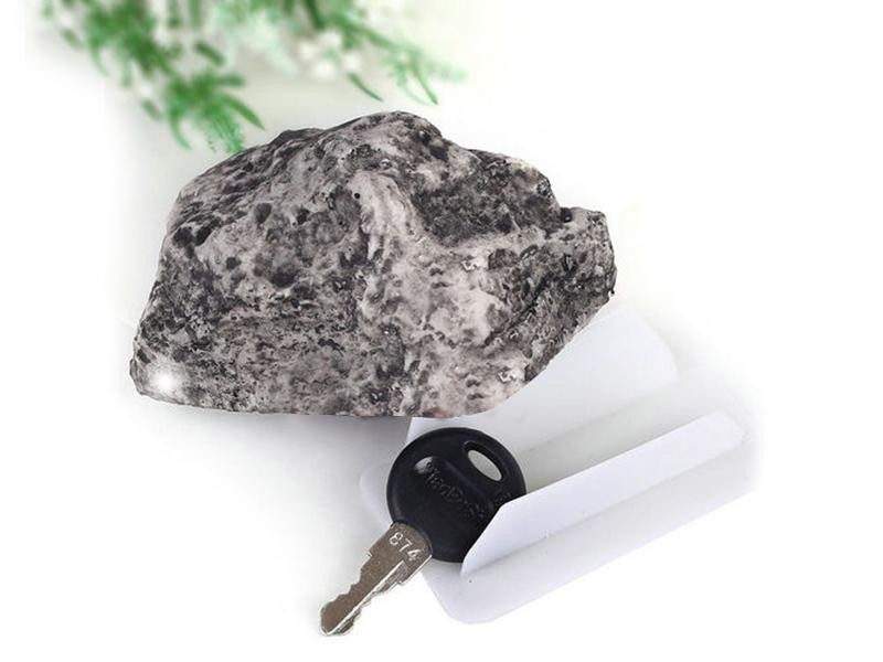 Muddy Rock Stone Hide For Key Safe