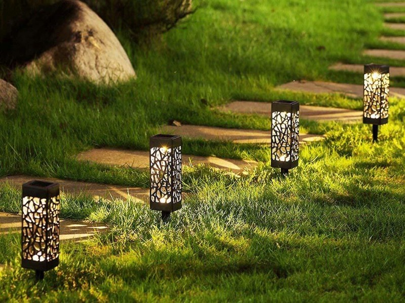 Solar Powered LED Garden Light