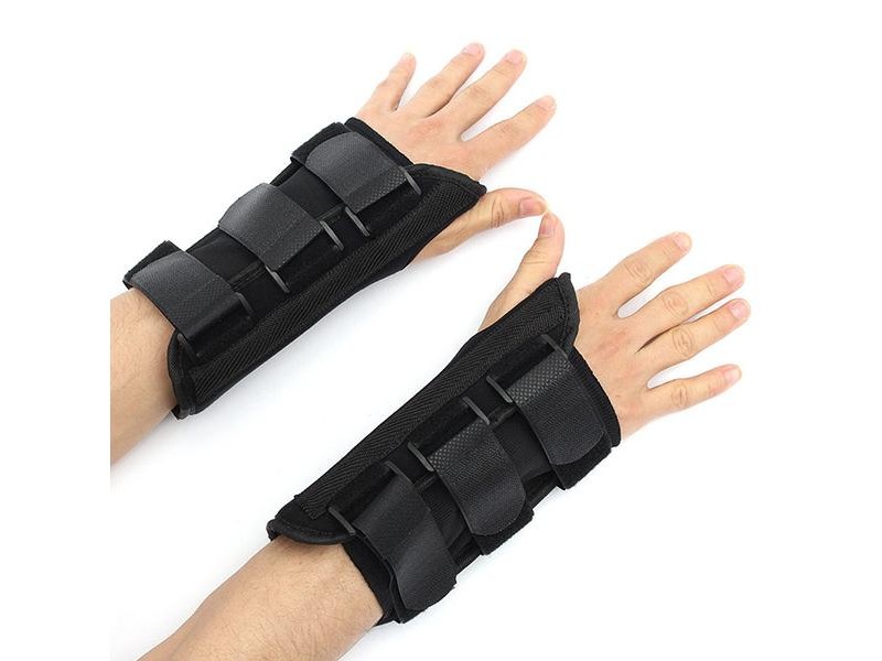 Superb Metal Splint Wrist Support Fully Adjustable - Right
