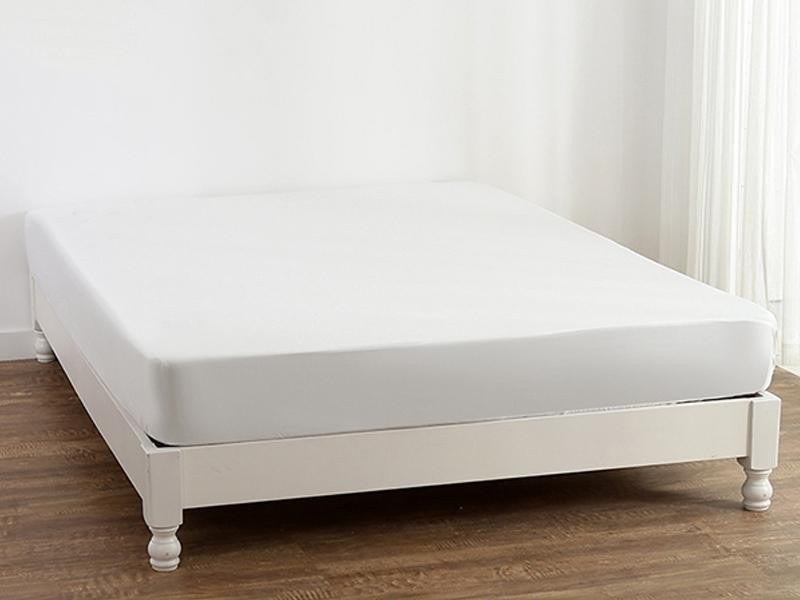 White Wateproof Mattress Protector 150cm x 200cm