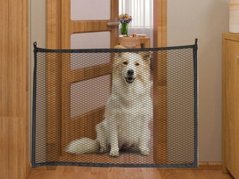 Portable Mesh Pet Gate with Fixings